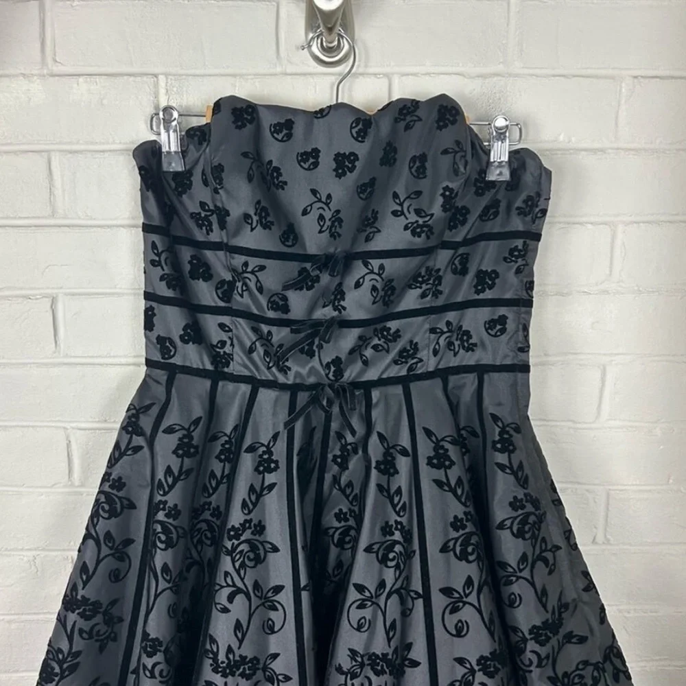 Rare Vintage Betsey Johnson Strapless Gray w/Black Velvet Trim Witchy Goth Dress - Picture 5 of 15